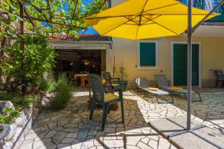 Mediterranes Ferienhaus mit Meerblick, Aussendusche, Liegen, Grill, Waschmaschine - Haustiere erlaubt - Grižane - 3