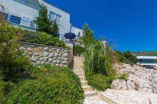 Einzigartiges Apartment direkt am Privatstrand mit privatem Balkon, Klima, Meerblick, WiFi - Novi Vinodolski - 6