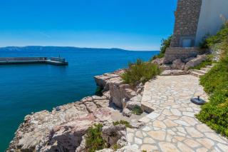Einzigartiges Apartment direkt am Privatstrand mit privatem Balkon, Klima, Meerblick, WiFi - Novi Vinodolski - 5