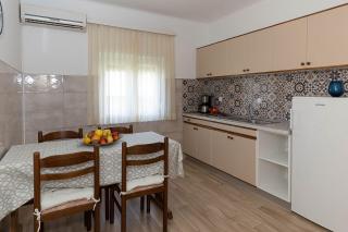 Helles Apartment nur 150 Meter zum Strand mit Dachterrasse, Meerblick, Grill - 9