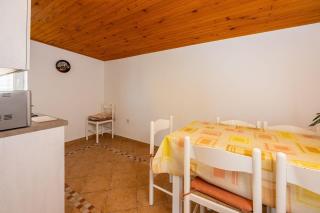 Komfortables Apartment nur 250 Meter zum Sandstrand mit privater Dachterrasse und Meerblick - Crikvenica - 1