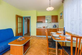Komfortables Apartment nur 500 Meter zum Strand mit Meerblick, Klima, privatem Balkon - Crikvenica (Cirquenizza) - 1