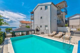 Helles Apartment nur 150 Meter zum Strand mit Jacuzzi, Meerblick, Pool, Billard - Dramalj - 9