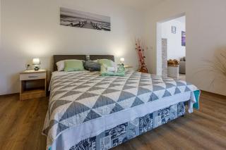 Renoviertes Apartment mit Meerblick, Fitnessraum, Babybett, Grillbereich - Crikvenica - 2