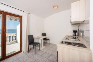 Idyllisches Studio-Apartment mit grandiosen Meerblick, Privatparkplatz, WiFi - Crikvenica - 5