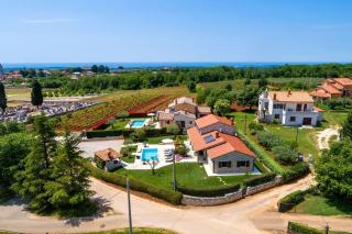 Faszinierende Villa mit 4 Bikes, Privatpool, Panoramablick, BBQ-Bereich, Waschmaschine - Kaštelir - 6