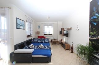 Charmantes Apartment bei Rovinj mit Privatparkplatz, Klima, WiFi, Babybett - 0