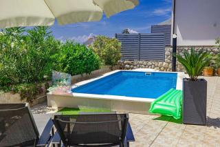 Malerisches Apartment nur 200 Meter zum Strand mit privater Terrasse, Grill, Pool, Lounge-Bereich - Dramalj - 8