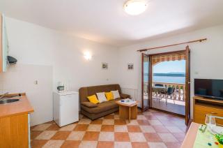 Komfortables Apartment nur 500 Meter zum Strand mit Meerblick, privatem Balkon, Grill - 5