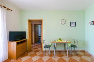 Komfortables Apartment nur 500 Meter zum Strand mit Meerblick, privatem Balkon, Grill - Dramalj - 4