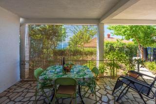 Idyllisches Apartment nur 150 Meter zum Strand mit privater Terrasse, Garten, WiFi - Dramalj - 0