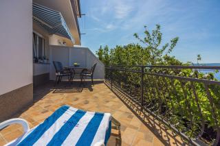 Hundefreundliches Apartment nur 150 Meter zum Strand mit Meerblick, BBQ, WiFi - Dramalj - 8