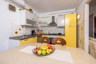 Hundefreundliches Apartment nur 150 Meter zum Strand mit Meerblick, BBQ, WiFi - Dramalj - 3