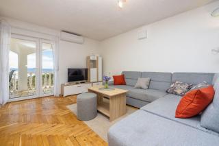 Lichtdurchflutetes Apartment mit tollem Meerblick, Waschmaschine - hundefreundlich - Klenovica - 9