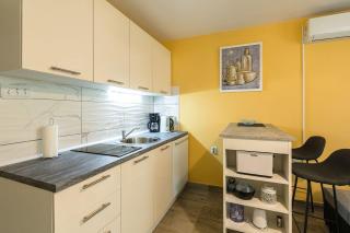 Reizendes Apartment mit Meerblick, privater Terrasse, Sonnenschutz, Waschmaschine - 2