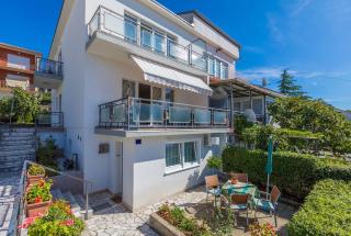 Lauschiges Studio nur 450 Meter zum Sandstrand mit privater Terrasse - Crikvenica - 9