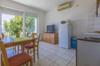 Hundefreundliches Apartment nur 300 Meter bis zur Adria mit Meerblick, Grill, WiFi - Crikvenica - 8