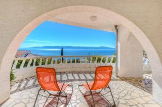 Mediterranes Apartment mit Meerblick, Grill - ab 14 Tagen Aufenthalt eine gratis Bootsfahrt - Novi Vinodolski - 8