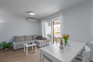 Exquisites Apartment mit eigener Galerie, Babybett, Waschmaschine und nur 700 Meter zum Strand - Poreč - 6