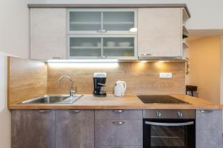 Idyllisches Apartment nur 120 Meter zum Sandstrand mit Meerblick, privatem Balkon, WiFi - Crikvenica - 2