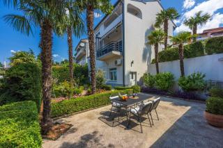 Cozy Apartment nur 350 Meter zum Sandstrand mit privater Terrasse und mediterranem Garten - Crikvenica - 6