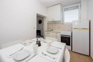 Cozy Apartment nur 350 Meter zum Sandstrand mit privater Terrasse und mediterranem Garten - Crikvenica - 1