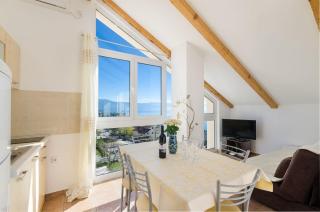 Lichtdurchflutete Penthousewohnung nur 300 Meter zum Strand mit Meerblick, Pool, Grill - Novi Vinodolski - 3