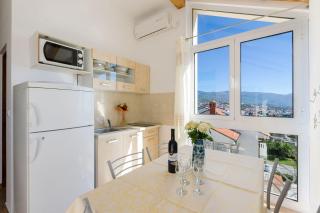 Lichtdurchflutete Penthousewohnung nur 300 Meter zum Strand mit Meerblick, Pool, Grill - Novi Vinodolski - 2