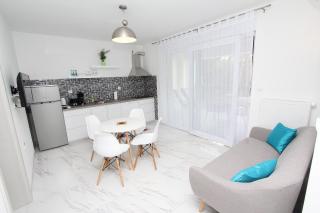 Modernes Apartment nur 10 Minuten zum Zentrum von Rovinj mit privatem Balkon - Rovinj - 7