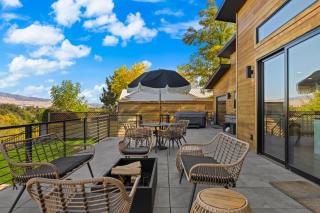 LUX! Boise Boys "View House", Sauna, Hot Tub, Centrally Located! Mountain and City Views! - Boise - 3