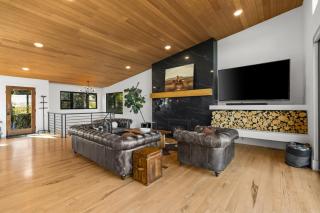 LUX! Boise Boys "View House", Sauna, Hot Tub, Centrally Located! Mountain and City Views! - Boise - 6
