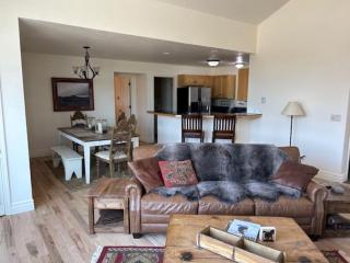 Creek Resort Circle 2 - 1