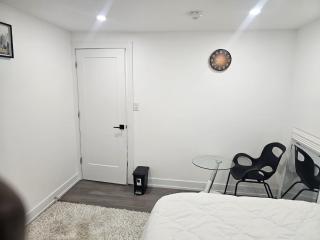 Cozy Fully Furnished Home - Cookstown - 2