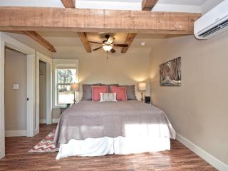 Cabins at Flite Acres - Morning Dove - Wimberley - 3