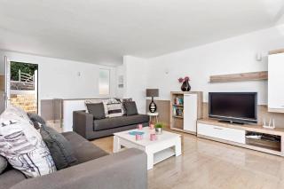 Villa Grace by Villa Plus - Es Mercadal - 4