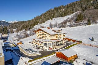 Hotel Alpen Royal Jerzens - 2