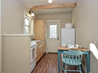 Cabins at Flite Acres - Coyote Cabin - Wimberley - 7