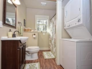 Cabins at Flite Acres - Mockingbird Cabin - Wimberley - 2