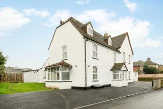 Farm House - Swanley Junction - 9