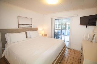 Stones Throw - Holmes Beach - 5