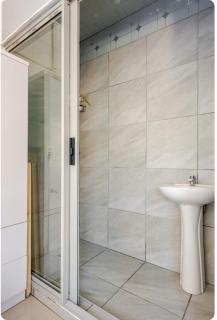 A Room with private Entrance - Città del Capo - 9