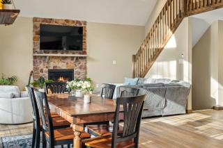 Lakeview Sunset Heaven Waterfront Escape Private Dock Firepit Game Room New Construction - Blakeslee - 2