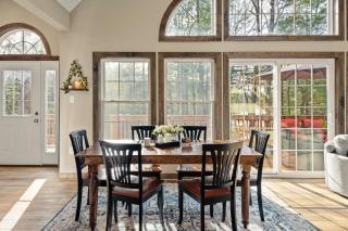Lakeview Sunset Heaven Waterfront Escape Private Dock Firepit Game Room New Construction - Blakeslee - 1
