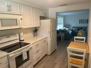A Place in Paradise Unit A - Anna Maria - 7