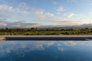 Wellsona Vineyard Retreat Pool Hot Tub Views Main Home Guest Home - 9
