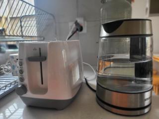 Bright & Spacious Budget Friendly Rooms in West Auckland Perfect for Solo or Couple Travellers - Auckland - 4