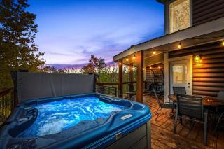 2 Next Door Cabins-10 min from Downtown- 2 Hot Tubs, 2 Grills, 2 Fireplaces - Sevierville - 1