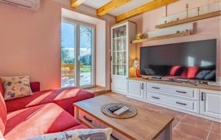 3 Bedroom Stunning Home In Sisan - Šišan - 9
