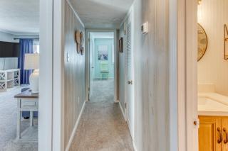 Beachfront North Myrtle Beach Condo with Pool Access - Myrtle Beach - 2