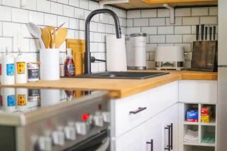 Queens Suite 1BR Free Parking - 2